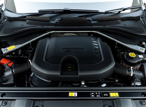 Land Rover Range Rover D300 SE 27