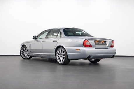 Jaguar XJ 3.0 V6 Sovereign Saloon 4dr Petrol Automatic (249 g/km, 240 bhp) 19
