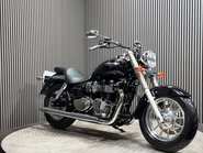 Triumph Bonneville 2011 ONLY 1812 MILES LONG MOT STUNNING CRUISER BIKE 2