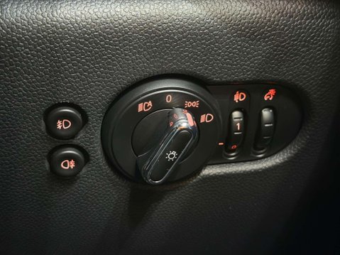 Mini Convertible 1.5 Cooper Convertible 2dr Petrol Steptronic Euro 6 (s/s) (136 ps) 44