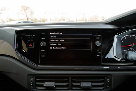 Volkswagen Polo R-LINE TSI DSG 29