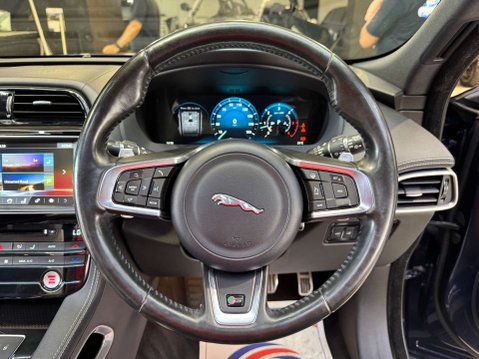 Jaguar F-Pace 3.0 F-PACE V6 S AWD D Auto 4WD 5dr 47