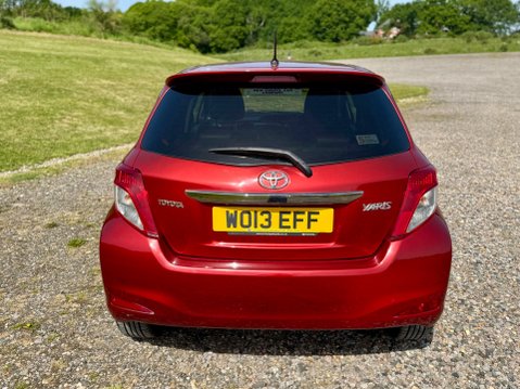 Toyota Yaris VVT-I SR 4