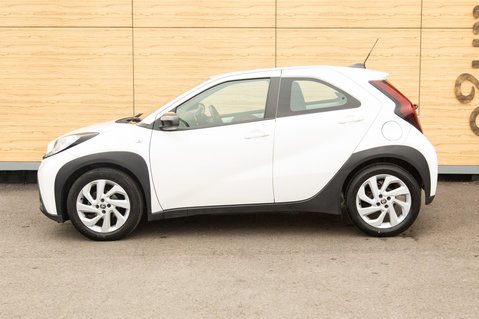 Toyota Aygo X VVT-I PURE 13