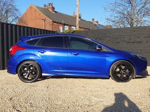 Ford Focus 2.0T EcoBoost ST-2 Euro 5 (s/s) 5dr 9