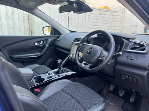 Renault Kadjar 1.3 TCe Iconic SUV 5dr Petrol Manual Euro 6 (s/s) (140 ps) 17
