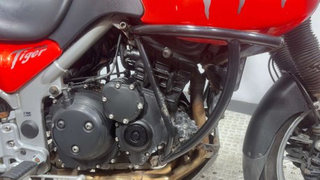 Triumph Tiger 2004 ADVENTURE BIKE PROJECT 955CC SPARES OR REPAIR 21