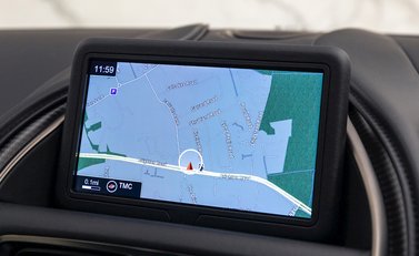 Aston Martin DBS Superleggera 17