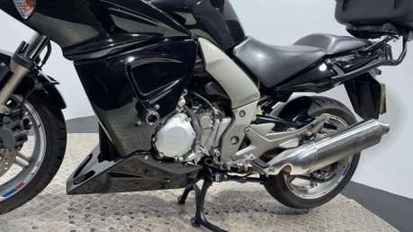 Honda CB 2007 60K MOT GOOD LOOKING 1000CC COMMUTER TOURER BIKE 19