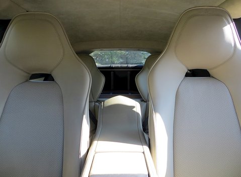 Aston Martin Rapide 18