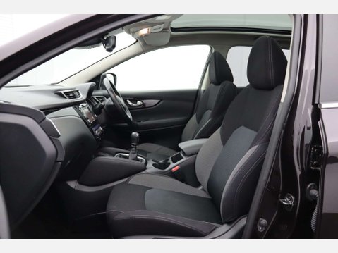 Nissan Qashqai 1.3 Qashqai N-Connecta DiG-T 5dr 14