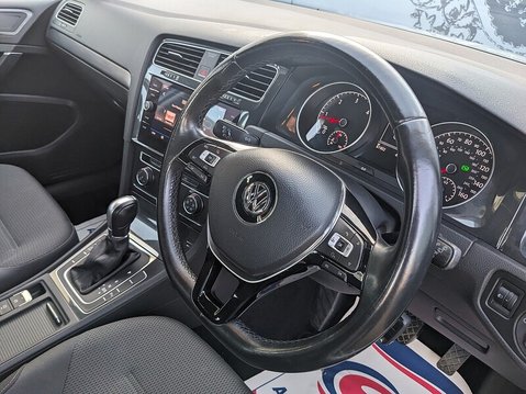 Volkswagen Golf SE NAVIGATION TDI BLUEMOTION TECHNOLOGY DSG 20