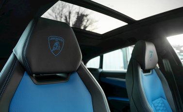 Lamborghini Urus 14