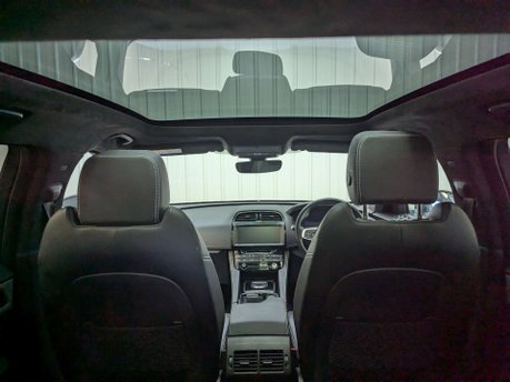 Jaguar F-Pace 2.0 F-Pace Chequered Flag AWD D Auto 4WD 5dr 43