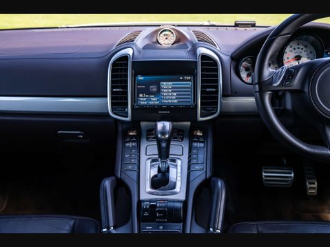 Porsche Cayenne GTS 75