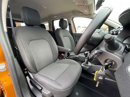 Dacia Duster 1.6 Duster Comfort SCe 4x2 5dr 48