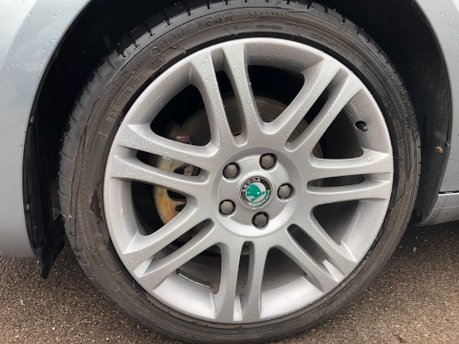 Skoda Superb ELEGANCE 2.0TDI 5dr CR DSG 4X4 Automatic 35