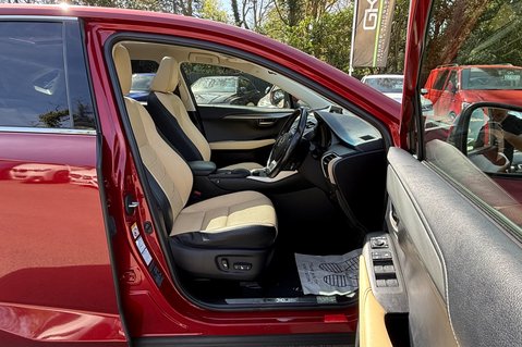 Lexus NX 300H LUXURY - PANORAMIC ROOF -2 OWNERS - 7 LEXUS SERVICES 22