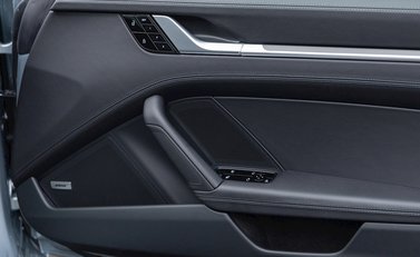 Porsche 911 Carrera 4S (992) 21