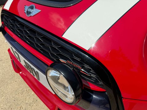 Mini Hatch 2.0 Cooper S Works 210 3dr 61