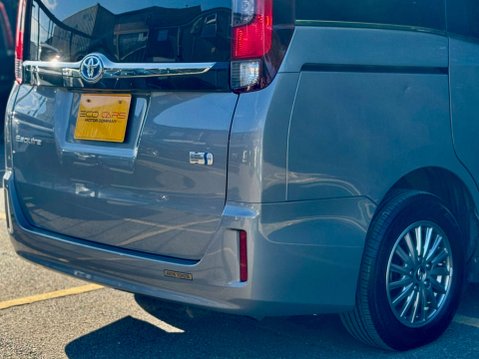 Toyota Esquire Hybrid 1.8 Hybrid Gi Edition 38