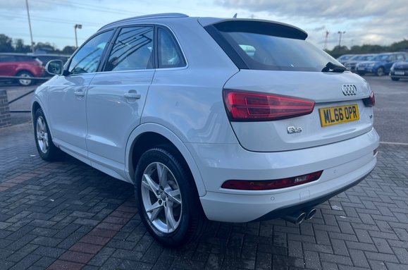Audi Q3 2.0 TDI SE 12