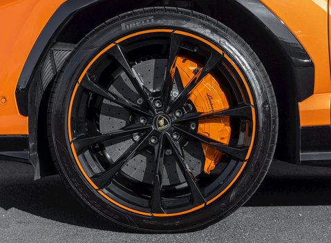 Lamborghini Urus Pearl Capsule 10