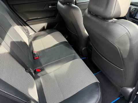 Toyota Auris VVT-I EXCEL HYBRID AUTO 32