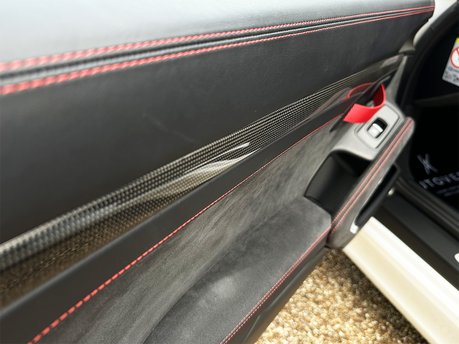 Porsche Cayman GT4 64