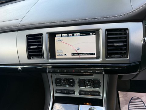 Jaguar XF 3.0d S V6 Portfolio Auto Euro 5 (s/s) 4dr 40