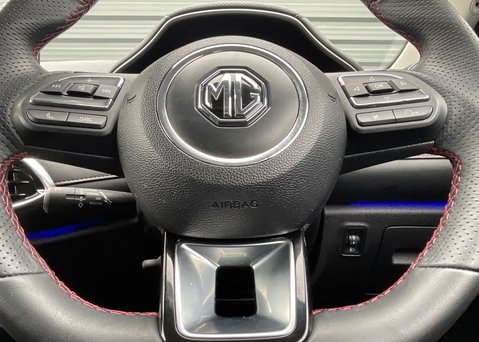 MG HS 1.5 T-GDI EXCLUSIVE 21