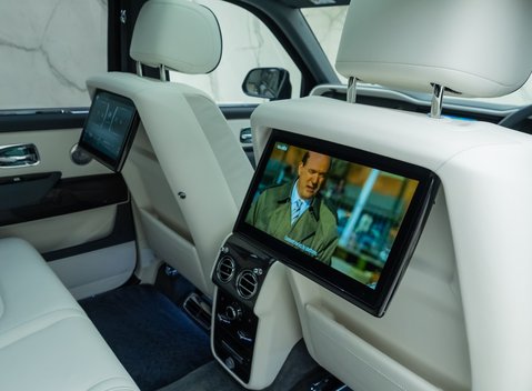 Rolls-Royce Cullinan BLACK BADGE 21