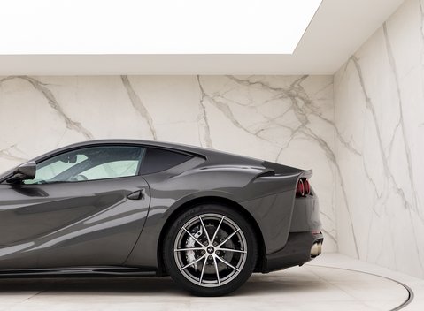 Ferrari 812 Superfast 30