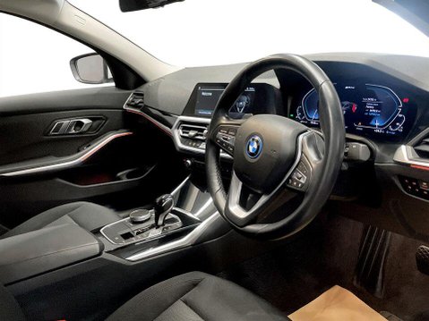 BMW 3 Series 2.0 330e 12kWh SE Pro Saloon 4dr Petrol Plug-in Hybrid Auto Euro 6 (s/s) (2 12