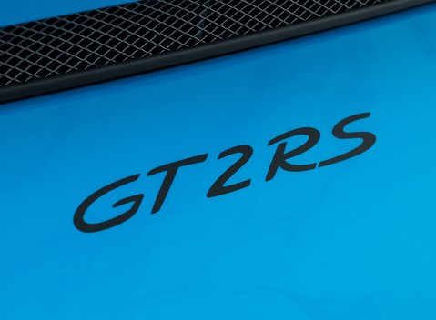 Porsche 911 GT2 RS Weissach (991) 48