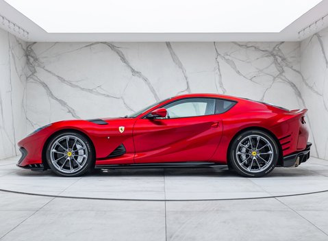 Ferrari 812 Competizione 2