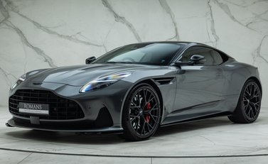 Aston Martin DB12 V8 1