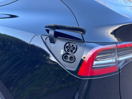 Tesla Model Y (Dual Motor) Long Range Auto 4WDE 5dr 50