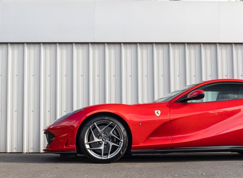 Ferrari 812 Superfast 28