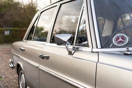 Mercedes-Benz S 280 SE 3.5 Saloon 15