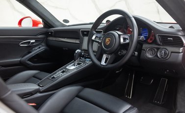 Porsche 911 Carrera 4 GTS (991.2) 13