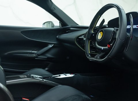 Ferrari SF90 Stradale ASSETTO FIORANO 13