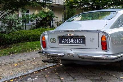 Aston Martin DB6 4.2 Vantage 14