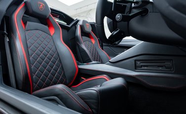 Lamborghini Aventador S LP 740-4 ROADSTER 17