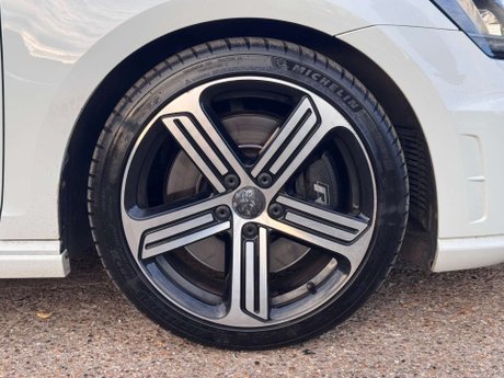 Volkswagen Golf 2.0 Golf R DSG 4WD 5dr 55