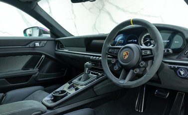 Porsche 911 GT3 RS (992) 12