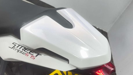 Triumph Street Triple R 2015 15K QUICK SHIFTER ARROW EXHAUST NEW MOT NAKED BIKE 45