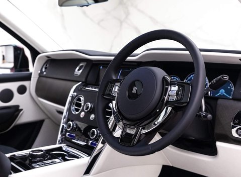 Rolls-Royce Cullinan V12 5
