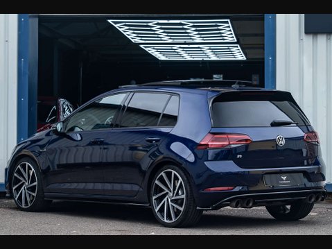 Volkswagen Golf 2.0 Golf R TSi 4Motion Semi-Auto 4WD 5dr 2