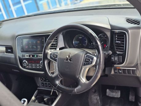 Mitsubishi Outlander 2.4h TwinMotor 13.8kWh 4h SUV 5dr Petrol Plug-in Hybrid CVT 4WD Euro 6 (s/s 32